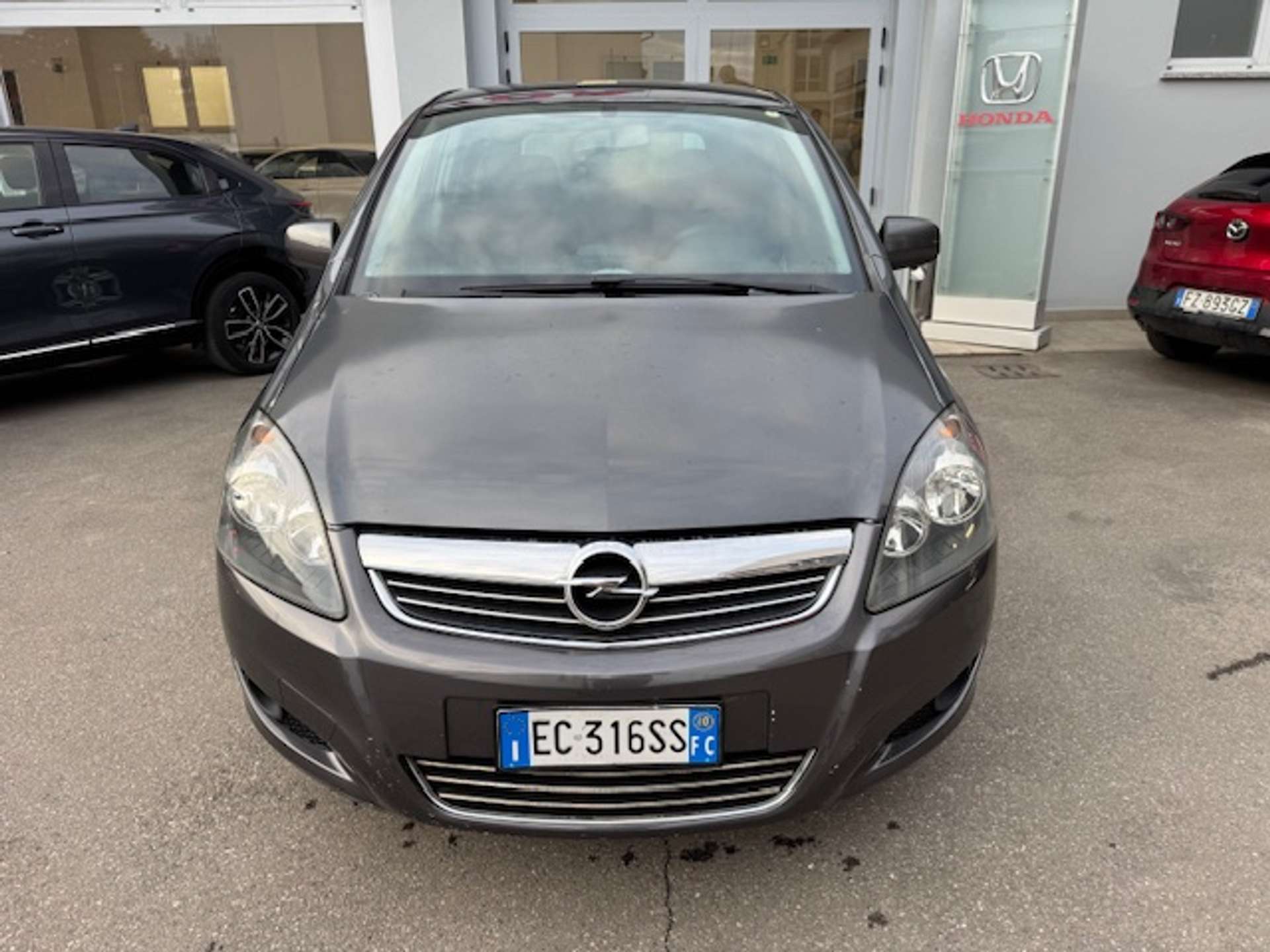Opel Zafira  Zafira 1.7 7 POSTI