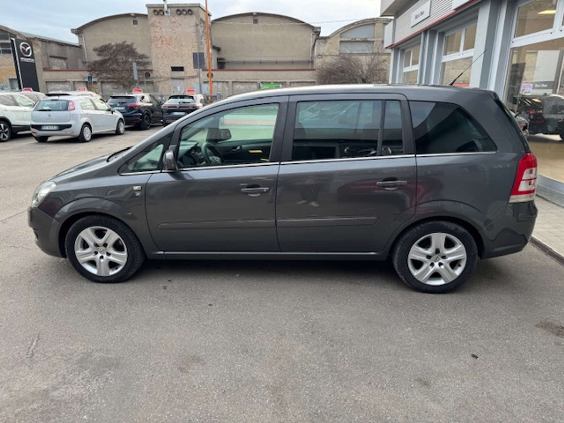 Opel Zafira  Zafira 1.7 7 POSTI