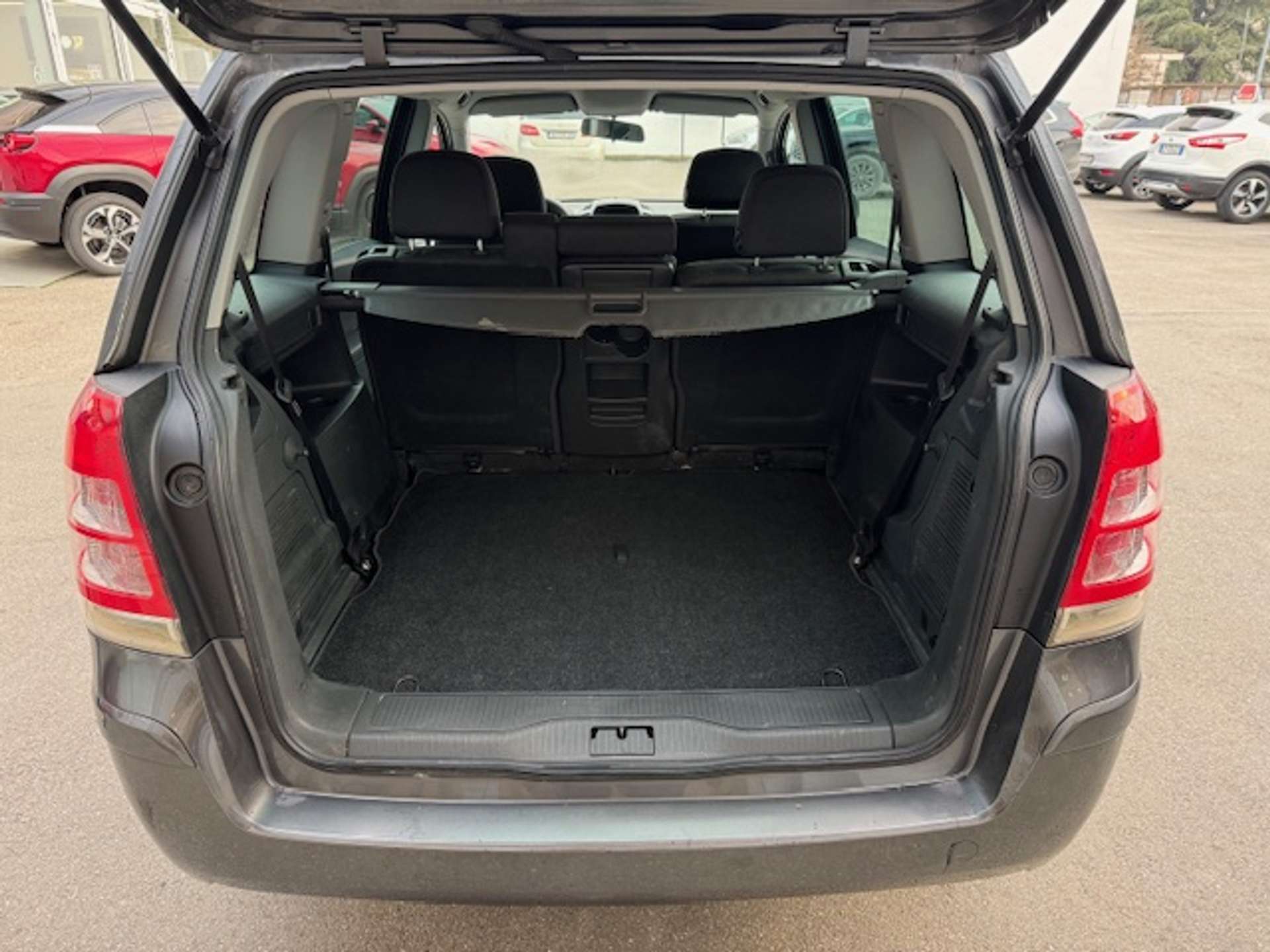 Opel Zafira  Zafira 1.7 7 POSTI