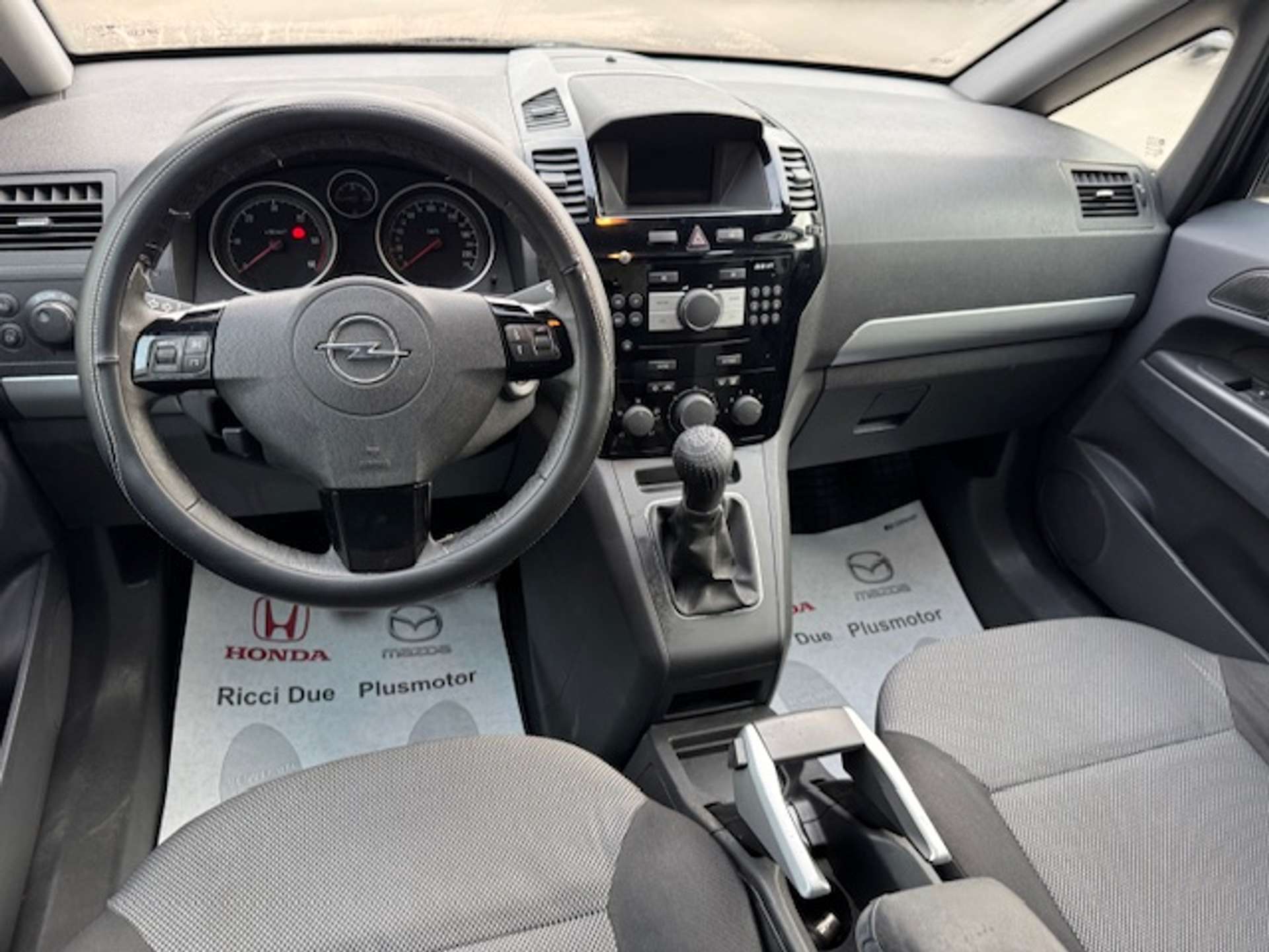 Opel Zafira  Zafira 1.7 7 POSTI