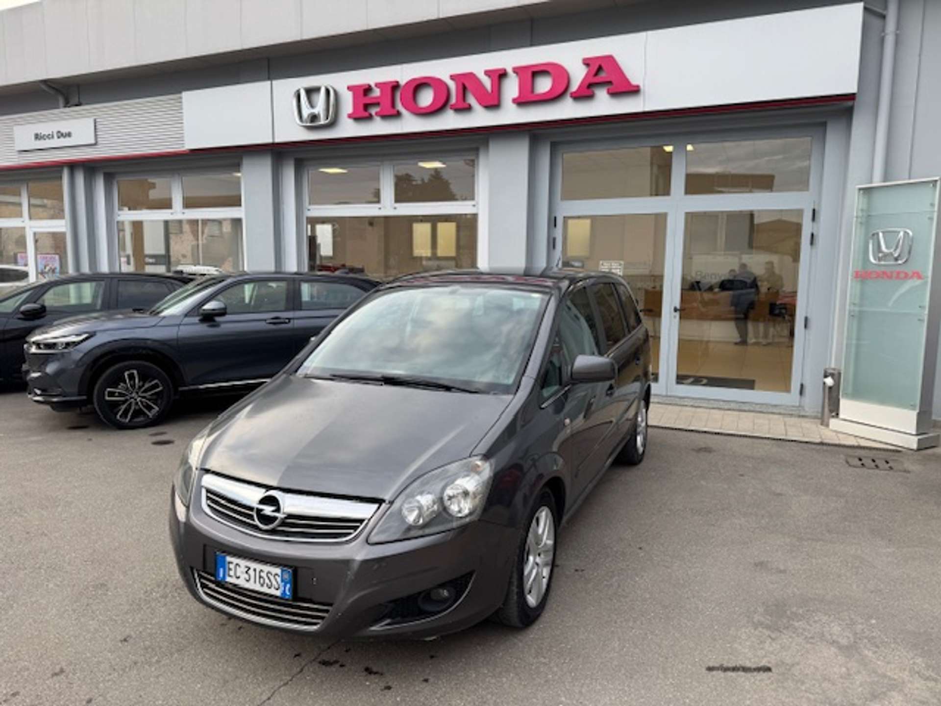 Opel Zafira Zafira 1.7 7 POSTI