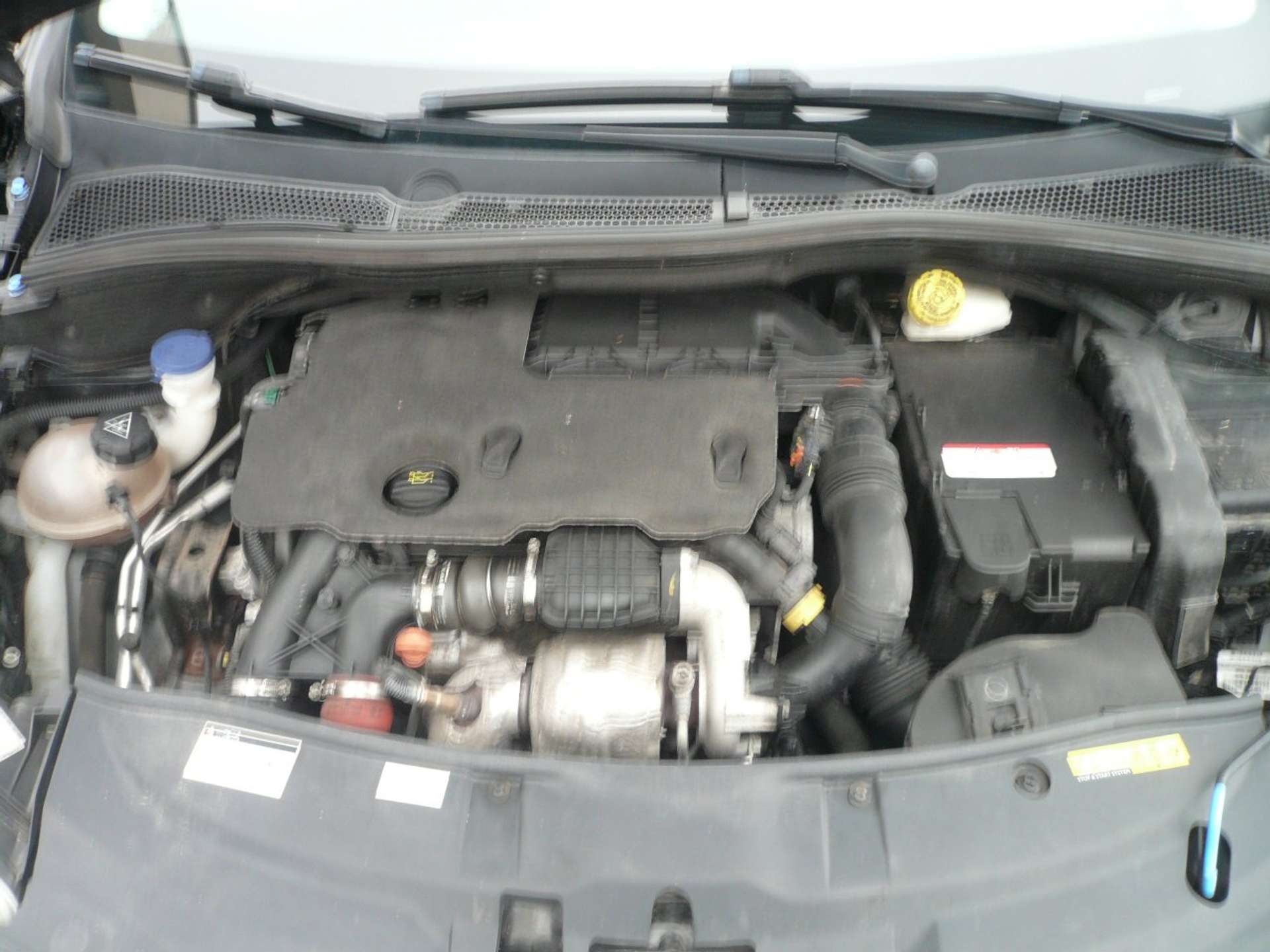 Peugeot 2008  2008 1.6 e-hdi 8v Active 92 cv Neopatentati
