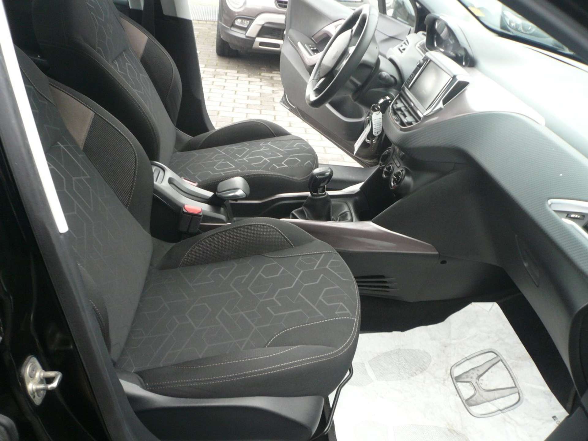 Peugeot 2008  2008 1.6 e-hdi 8v Active 92 cv Neopatentati