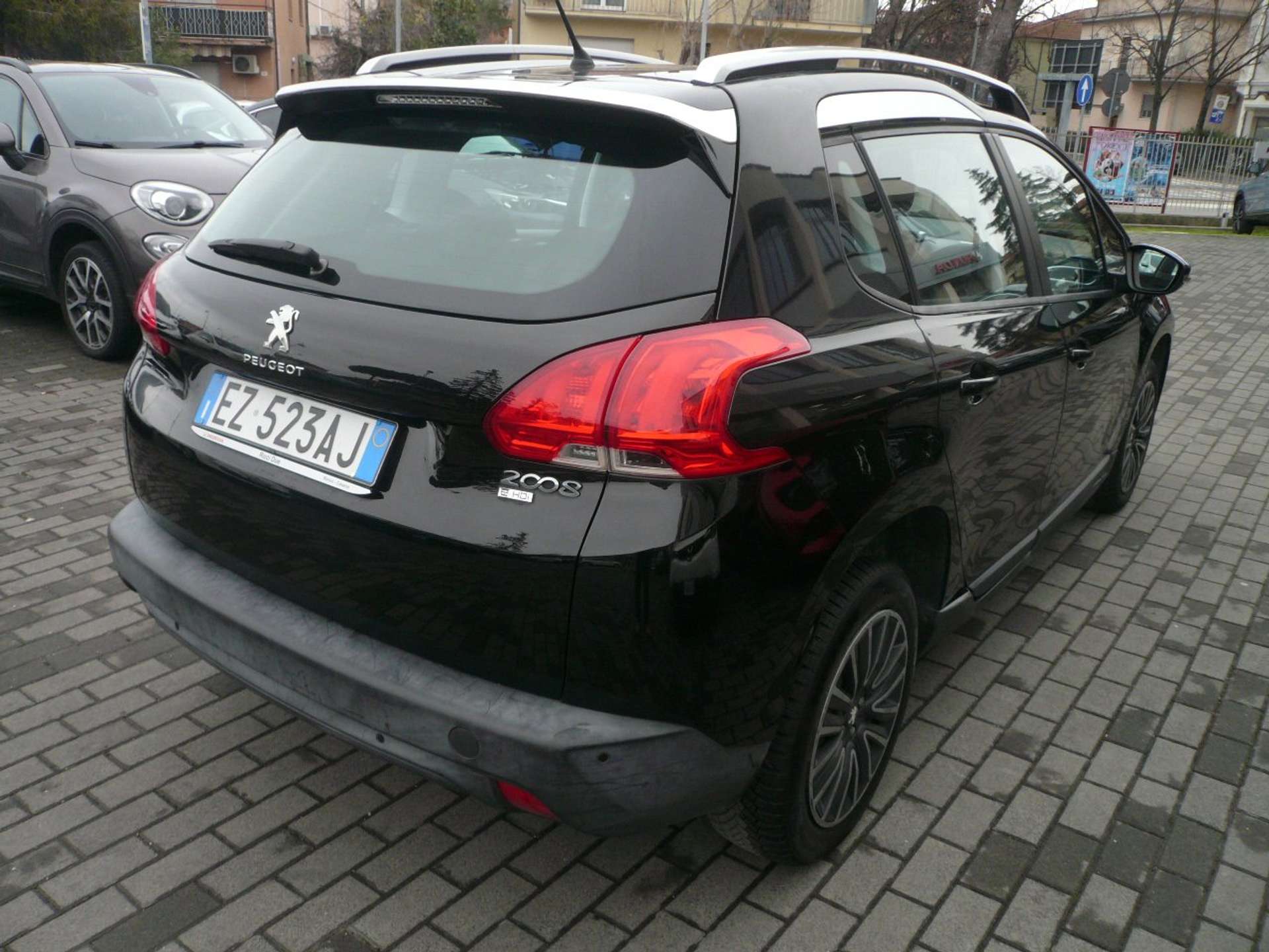 Peugeot 2008  2008 1.6 e-hdi 8v Active 92 cv Neopatentati