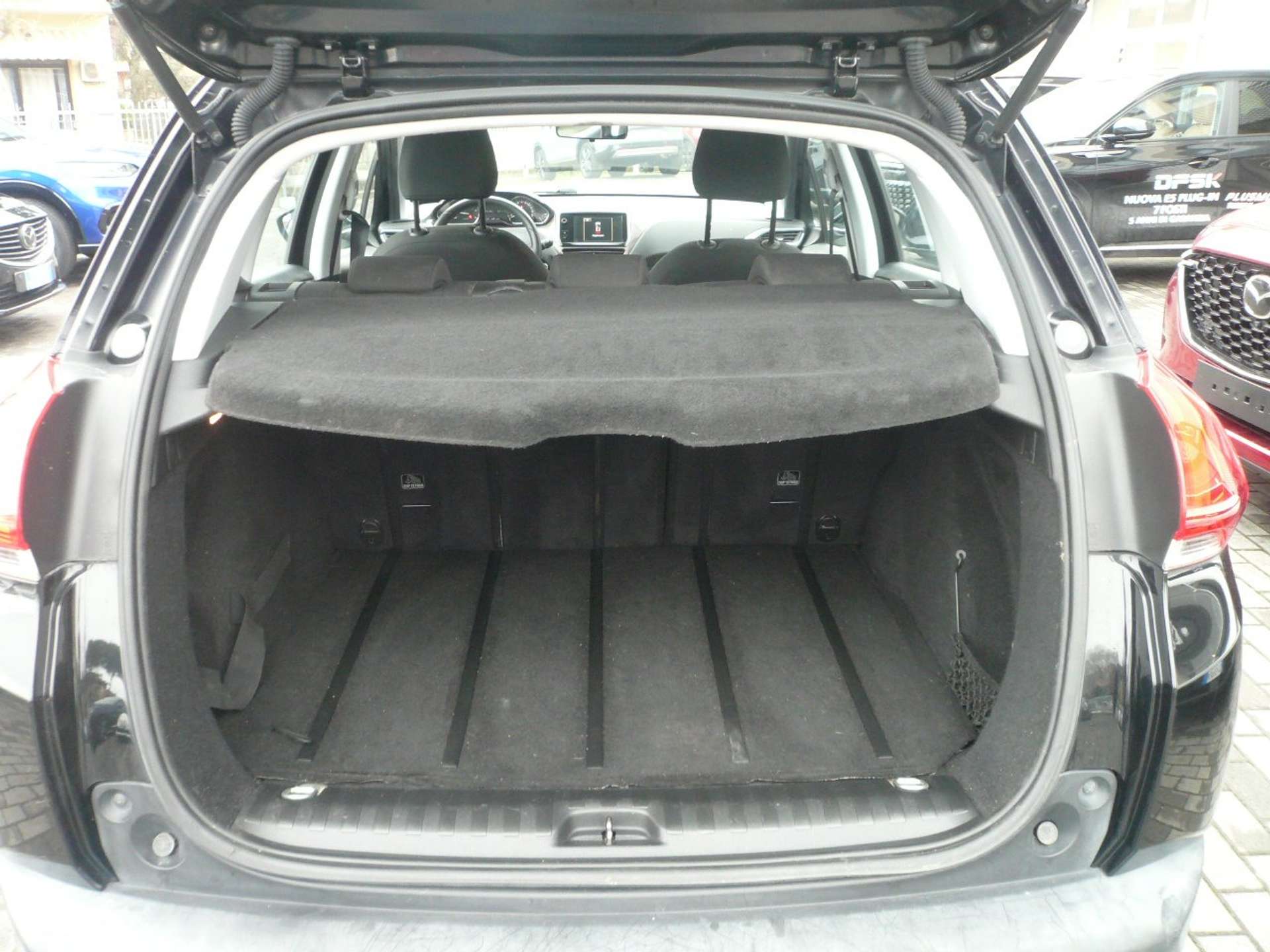 Peugeot 2008  2008 1.6 e-hdi 8v Active 92 cv Neopatentati