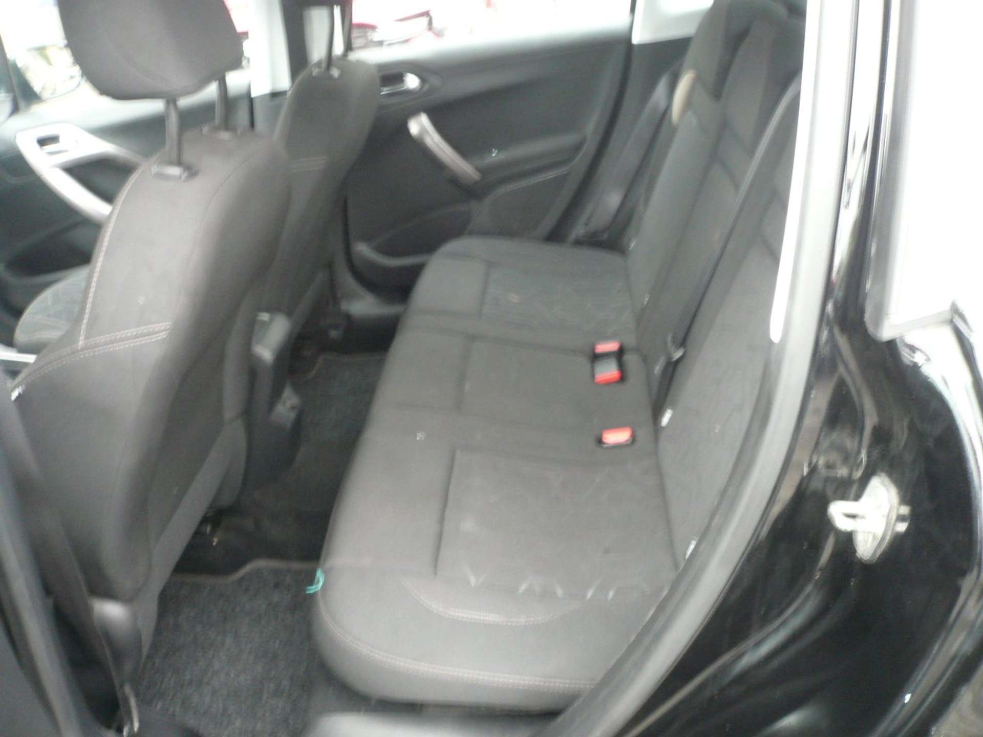 Peugeot 2008  2008 1.6 e-hdi 8v Active 92 cv Neopatentati