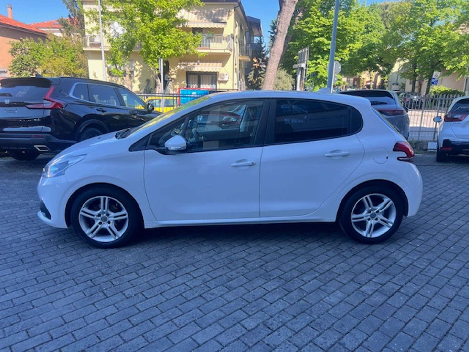 Peugeot 208  1.6 Active