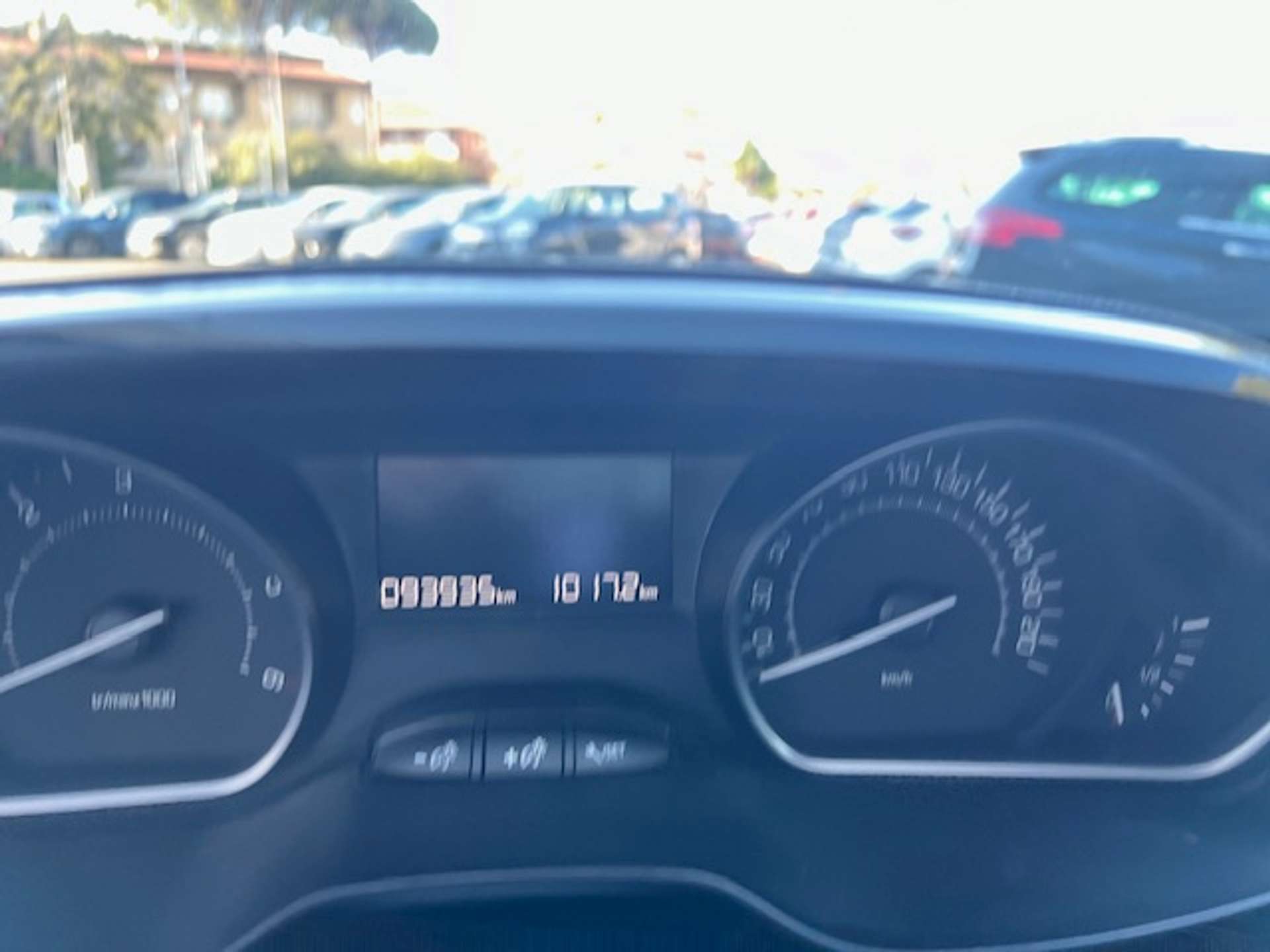 Peugeot 208  1.6 Active
